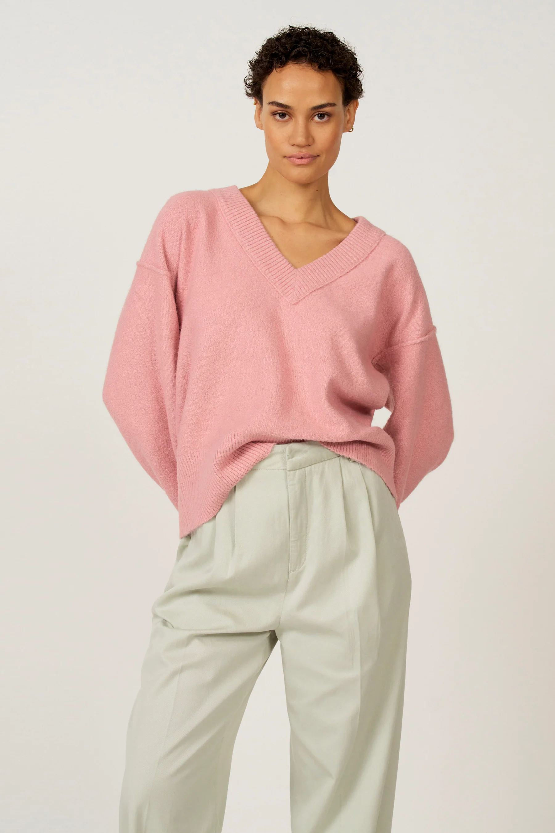 Pull met V-hals - roze