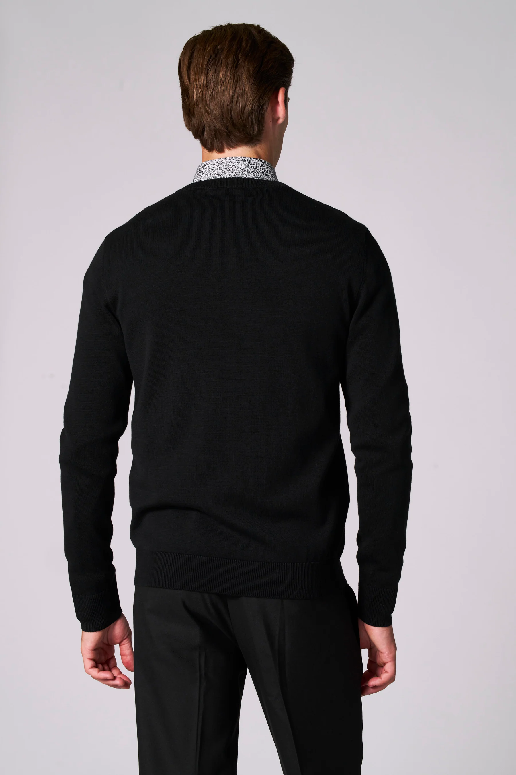 Pull met V-hals - zwart - Image 6
