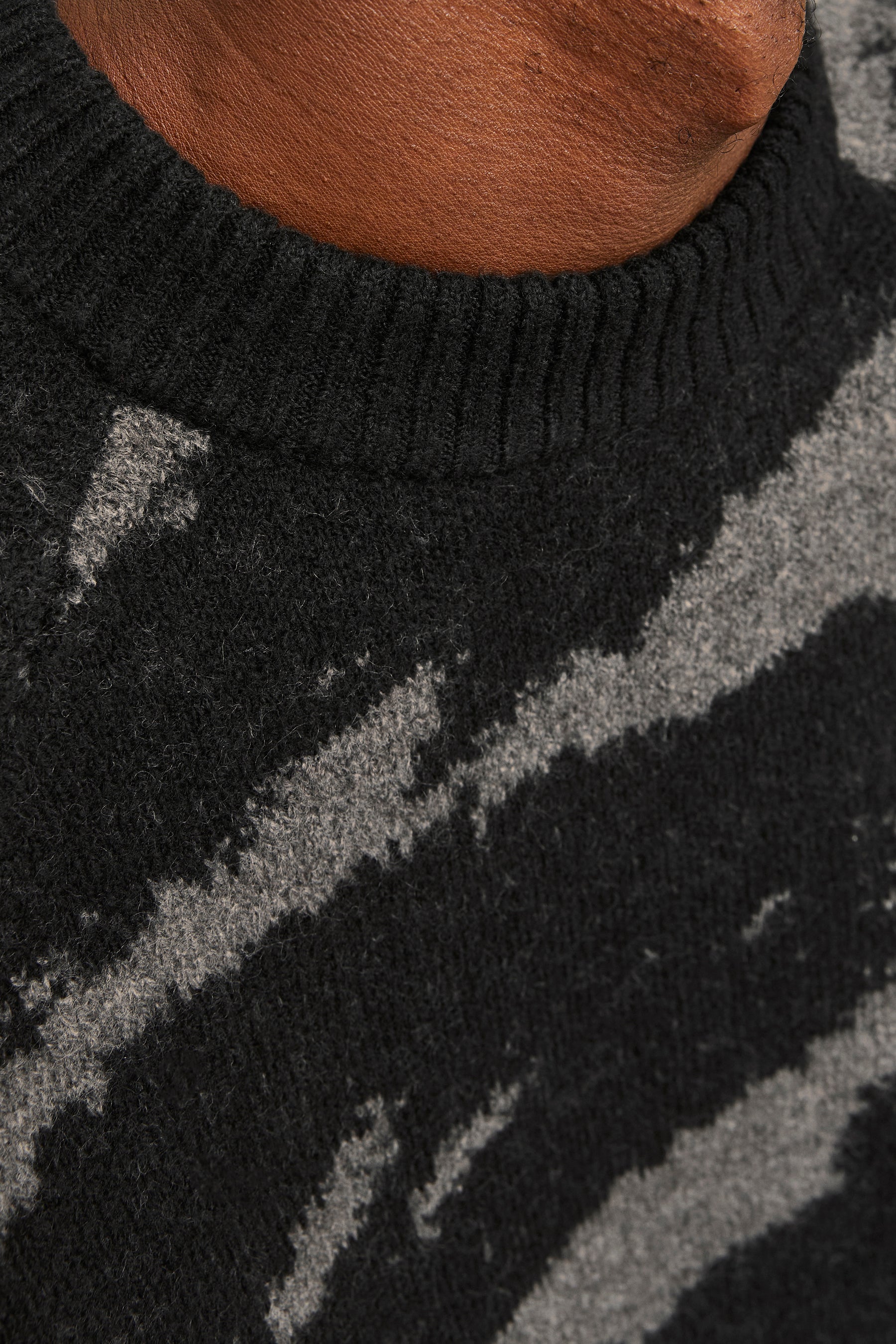 Pull met ronde hals - zwart - Image 5