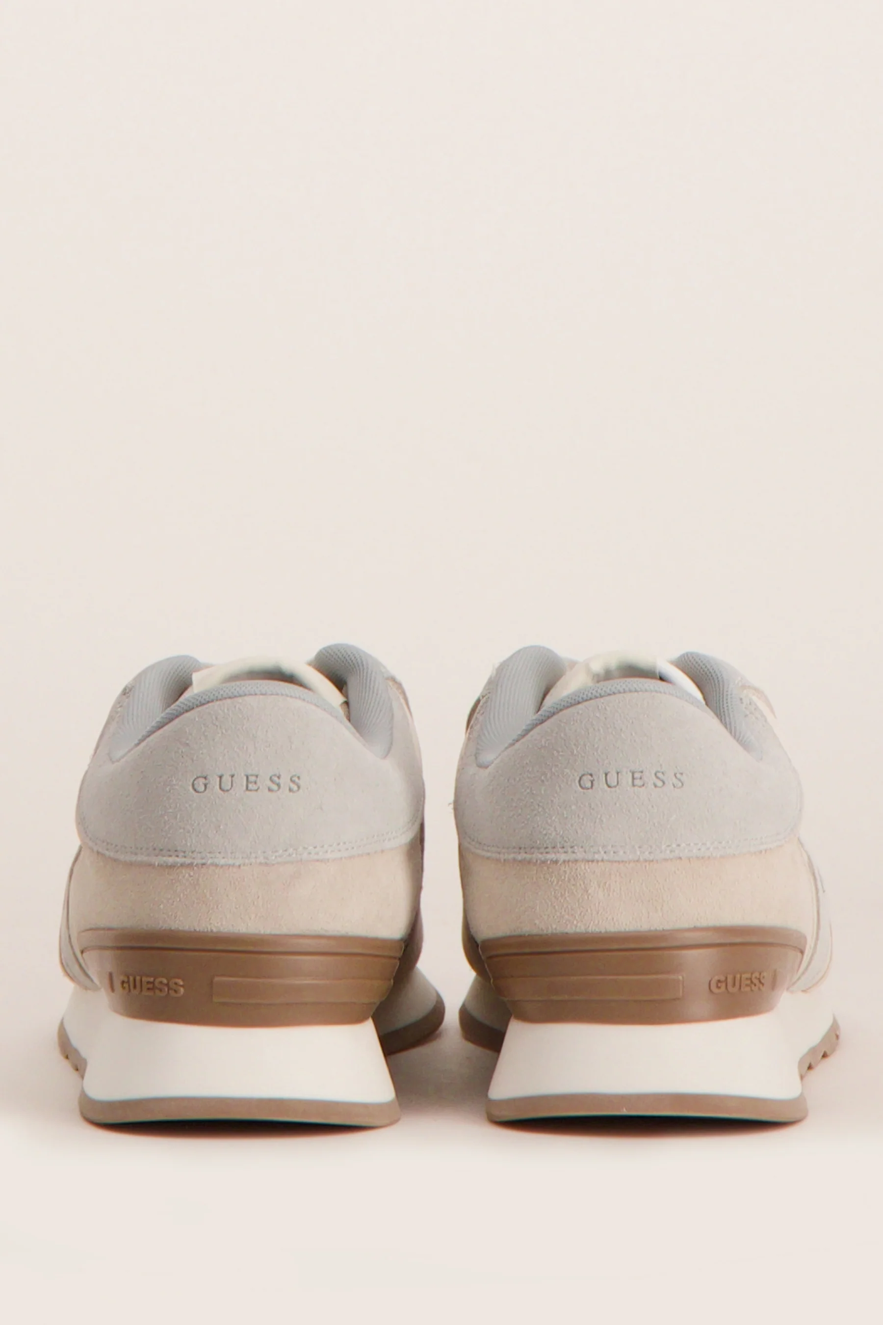 Sneakers grijs - Guess® - Image 3