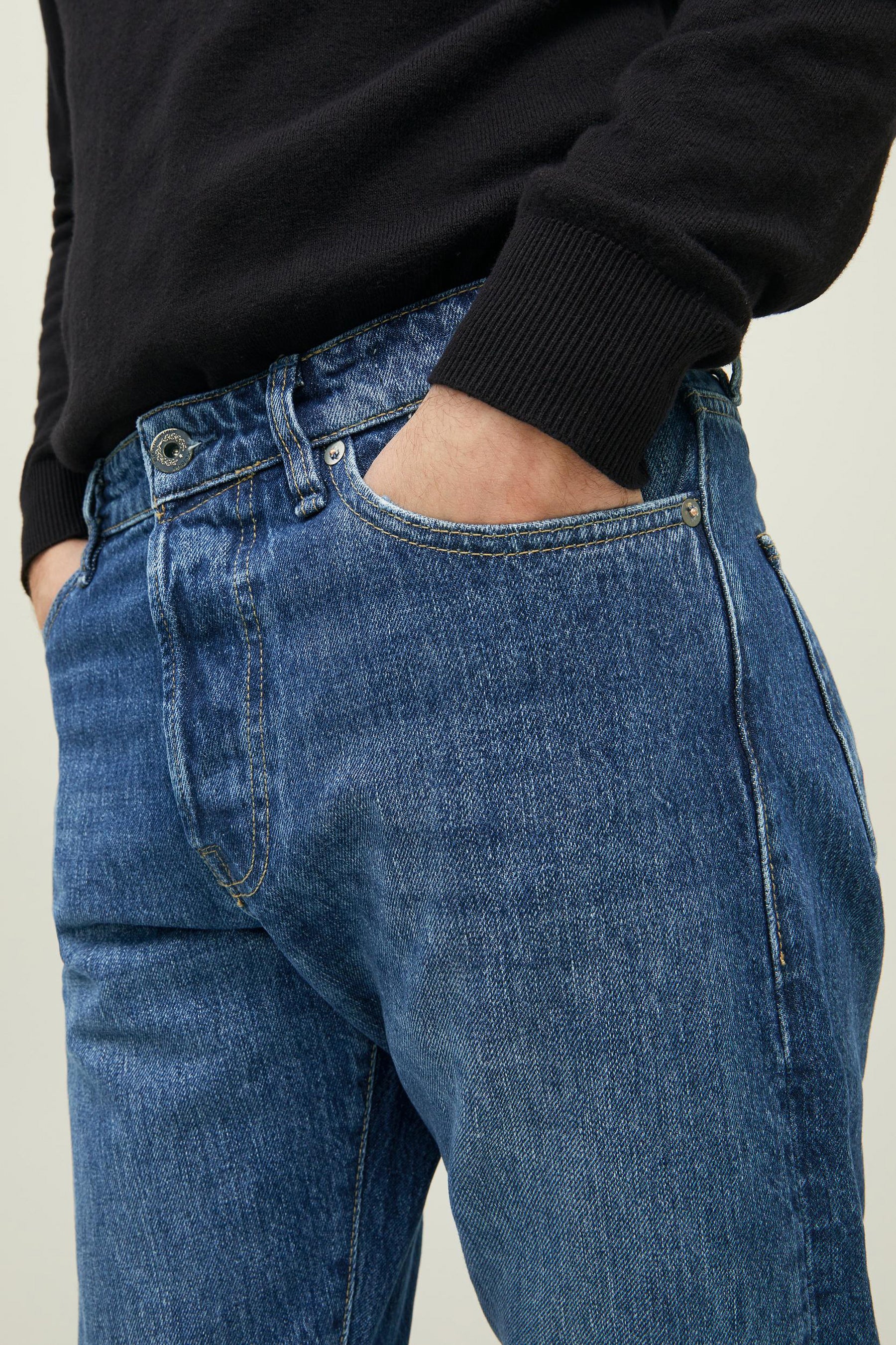 Tapered jeans - denim - Image 3