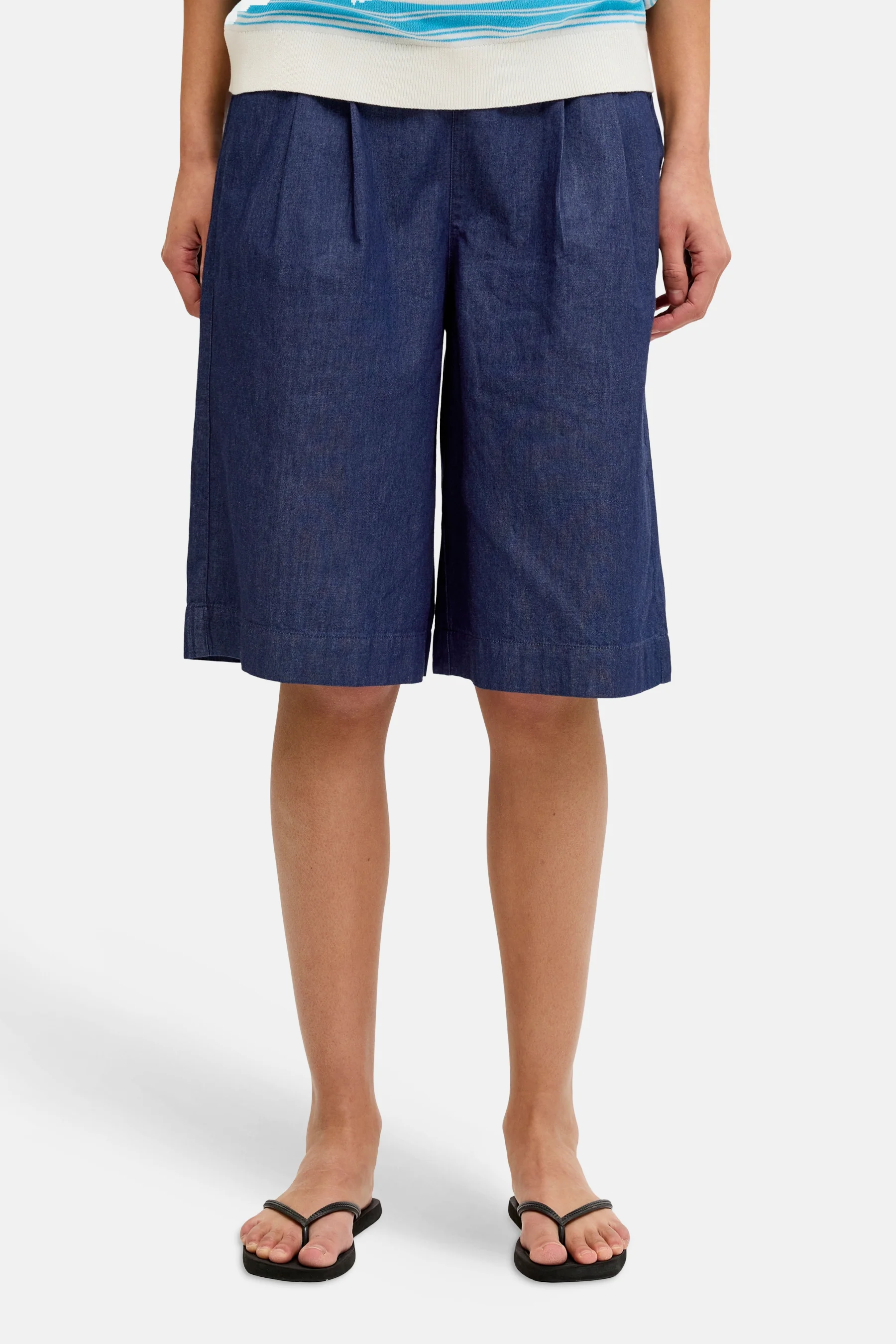 Short - dark blue denim