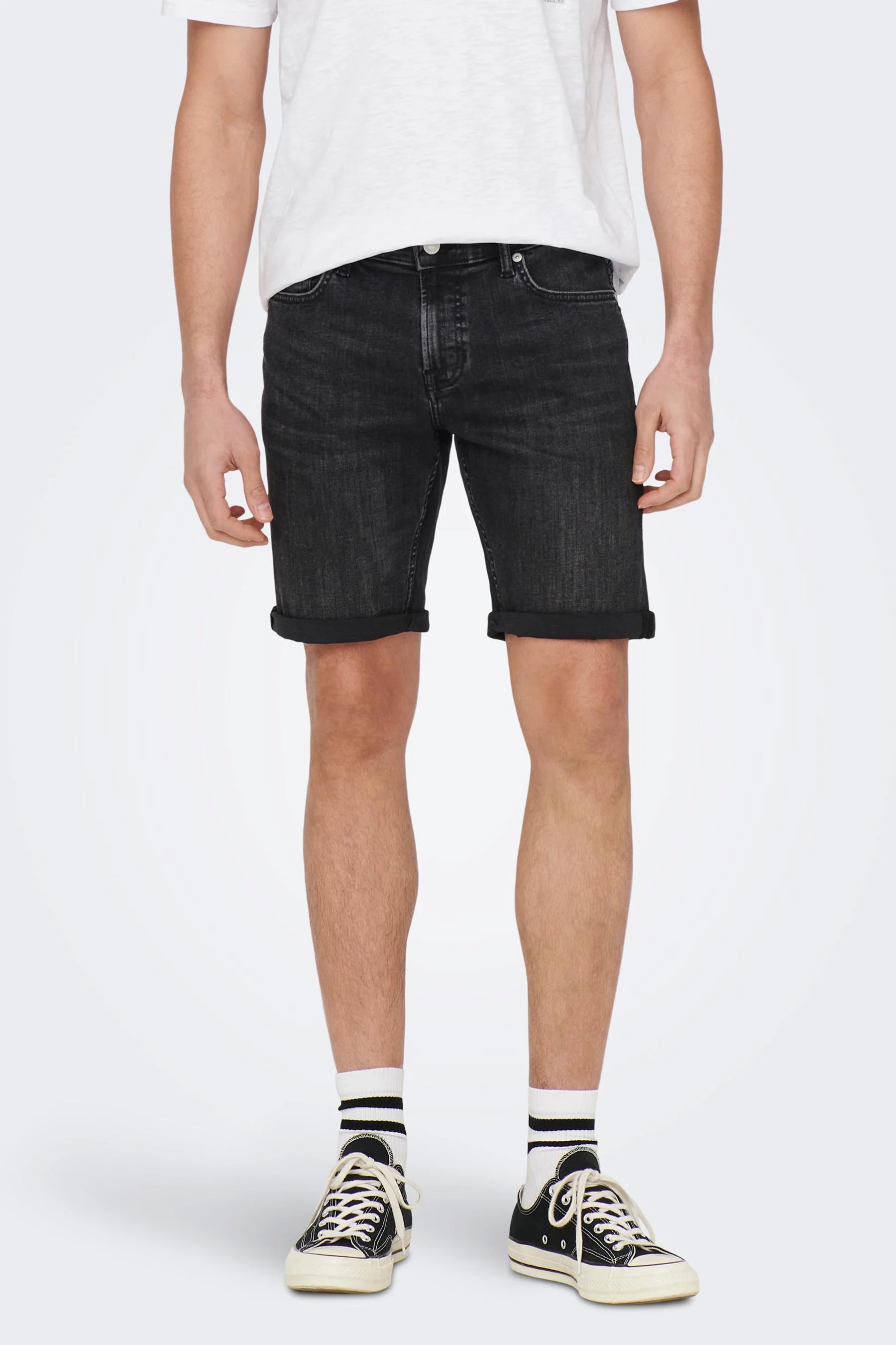 Short - black denim