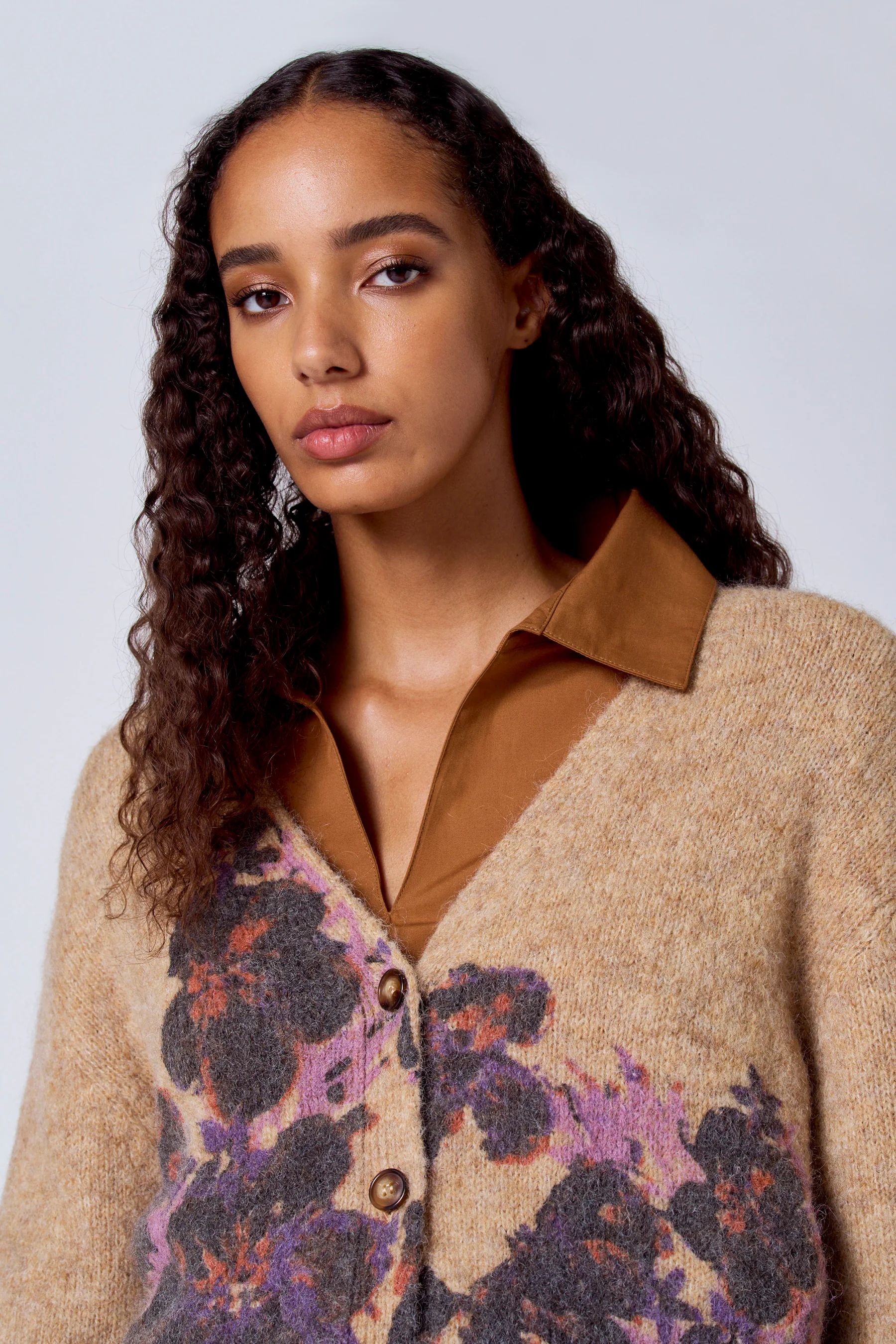 Pull met V-hals - bruin - Image 4
