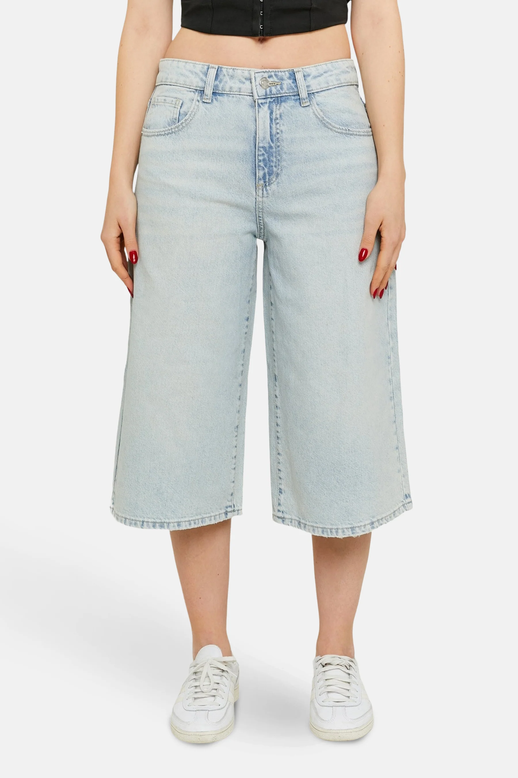 Short - light blue denim