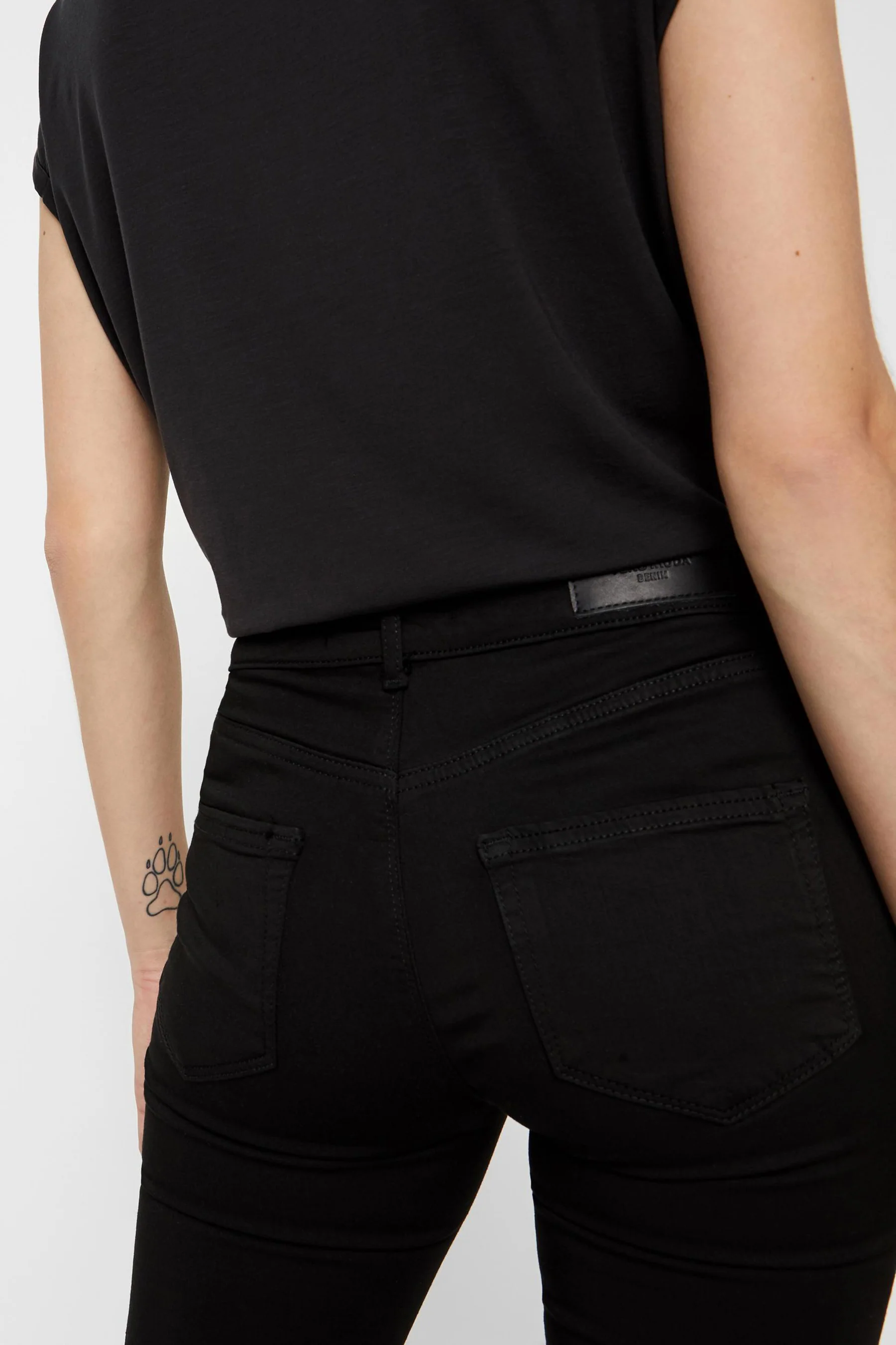 LUX - black denim - Image 4