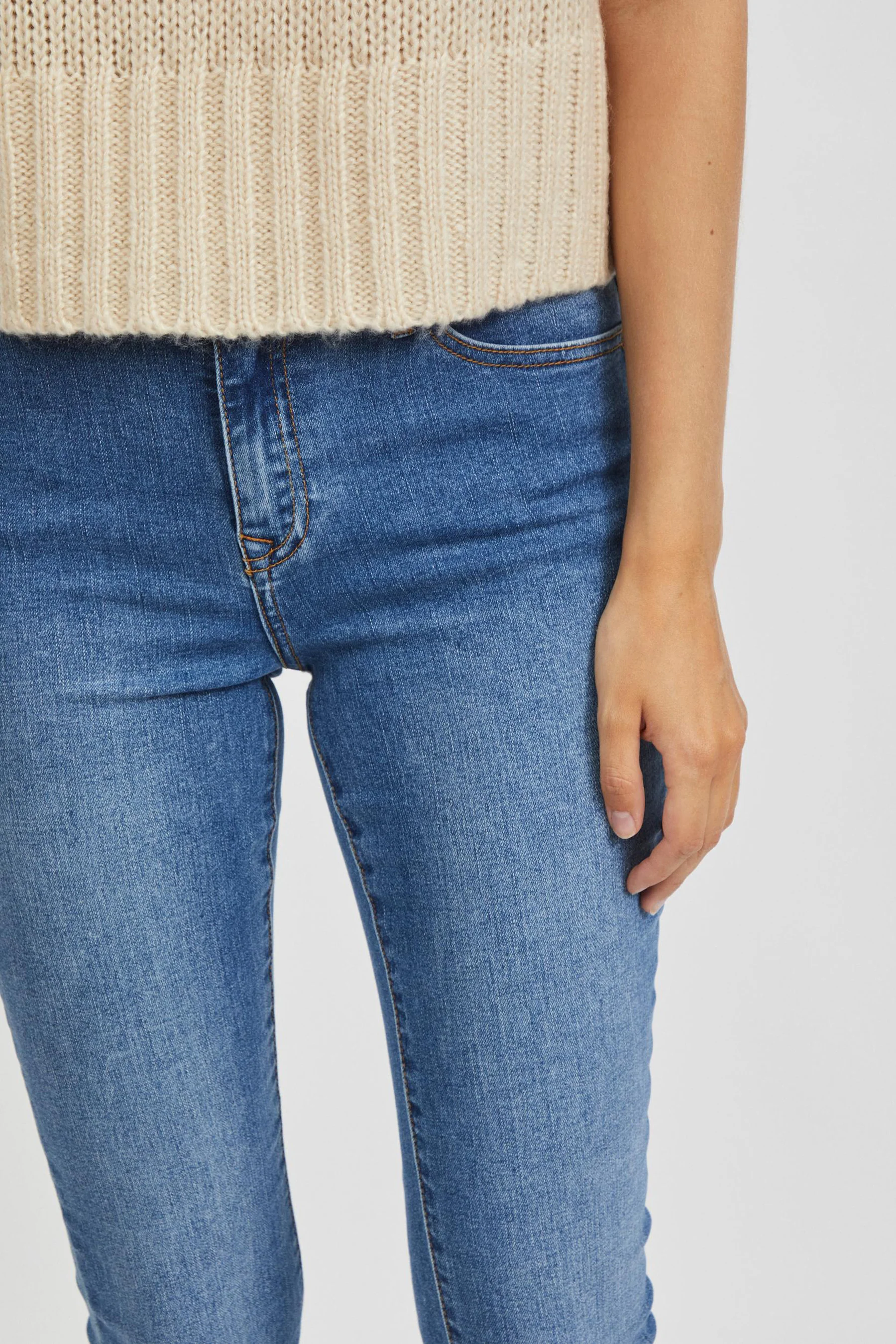 Flared jeans - mid blue denim - Image 3